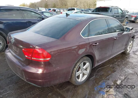 2013 Volkswagen Passat 2.5L Se z USA, uszkodzony, nr VIN 1VWBP7A36DC058170